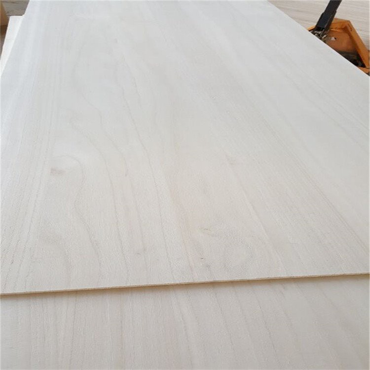 Planche de paulownia solide 2 * 4