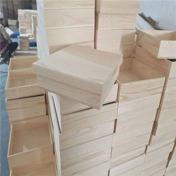 Boîte en bois personnalisée