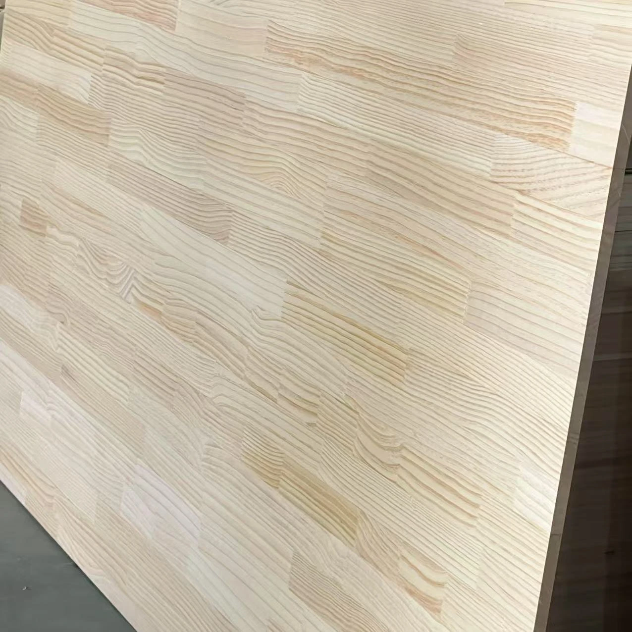 Planche de bois de pin
